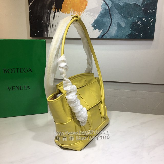Bottega veneta高端女包 96009s小號 寶緹嘉Arco33油蠟牛皮包 BV經典款蝙蝠包手提包  gxz1243